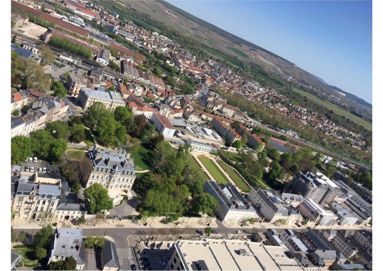 Le Champenois, Av De Champagne Epernay Appartement Buitenkant foto